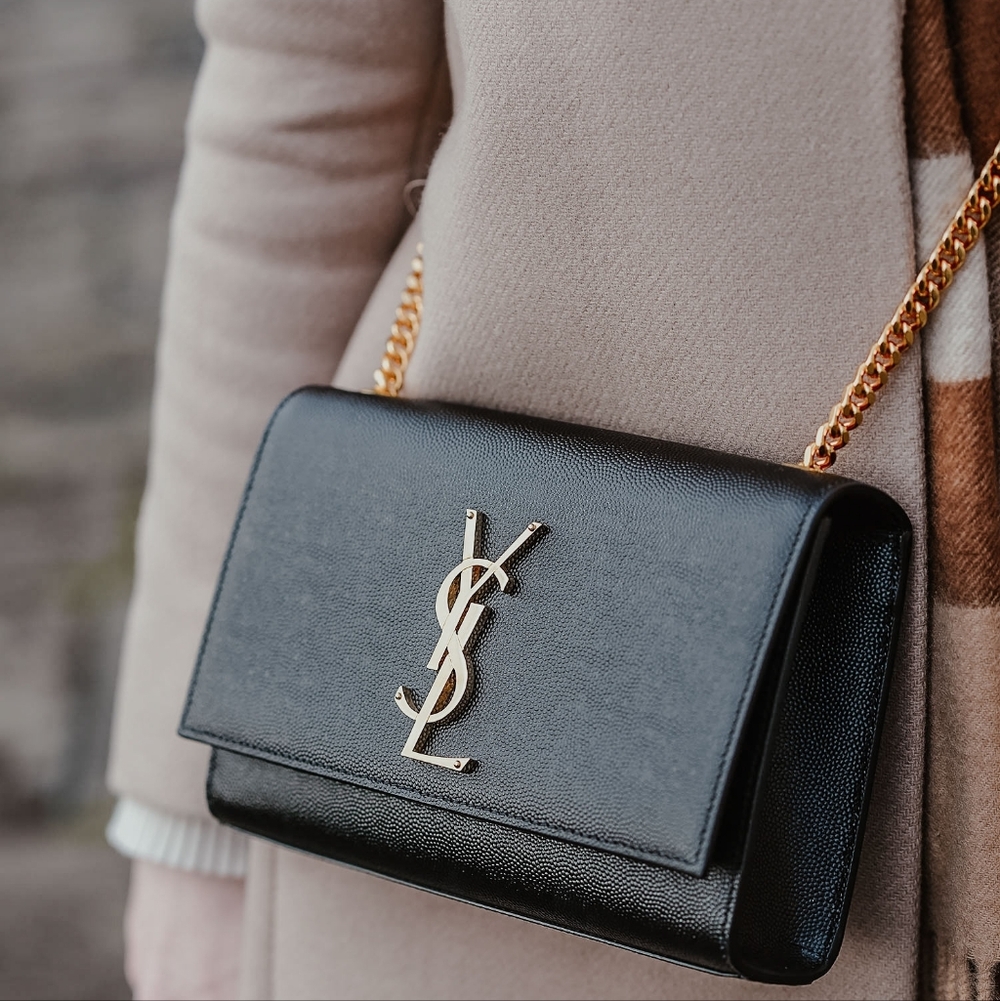 MSRP $2,600 LIKE NEW! YSL Saint Laurent Kate Medium Grain de Poudre Shoulder bag